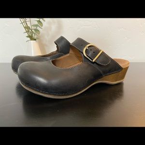 Dansko Martina Mule Clogs.  Black, Size 39 (EUR) or 8.5-9 (US)